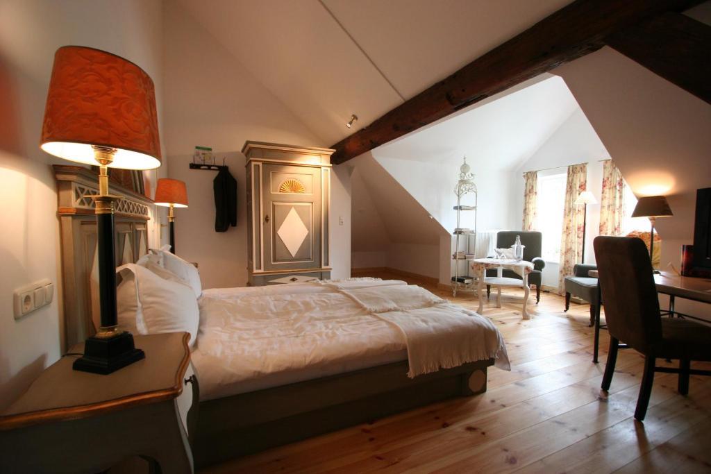 Hotel Hochzeitshaus Aurich Room photo